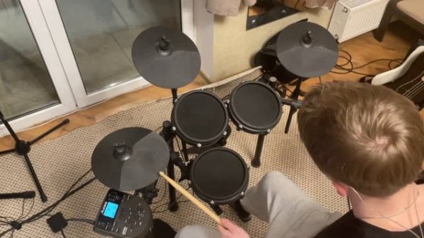 Электробарабаны Alesis Nitro Mesh Kit
