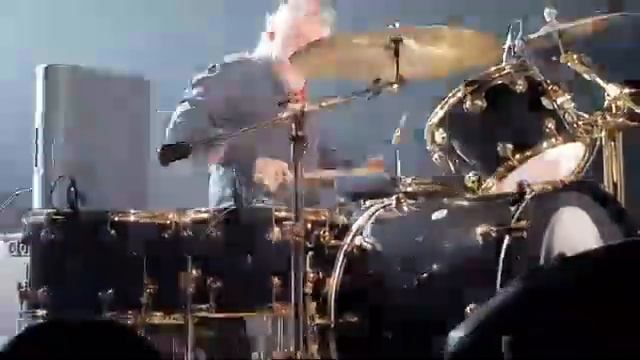 Roger Taylor & Tyler Warren / Drum Solo смотреть онлайн