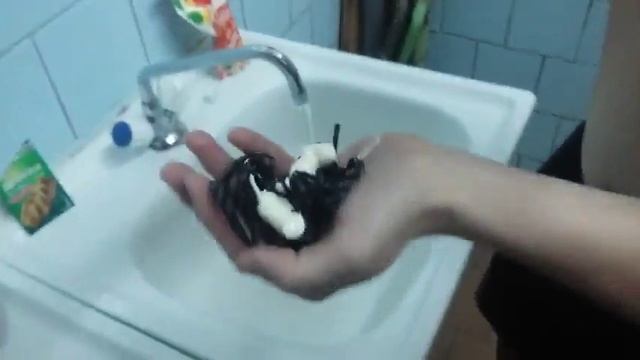 Мастер класс! Как правильно стирать шнурки!