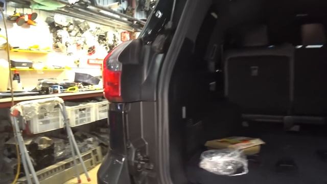 Доработки Lexus 450: комфортные сиденья BMW, доводчики, бесконтактное открытие багажника и другое. смотреть онлайн