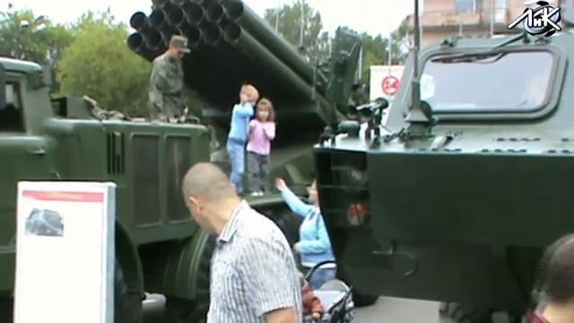 Выставка военной техники смотреть онлайн