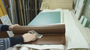 Как НАКЛЕИТЬ ПЛЕНКУ на стекло без пузырей и мыльного раствора. How to stick the film on the glass