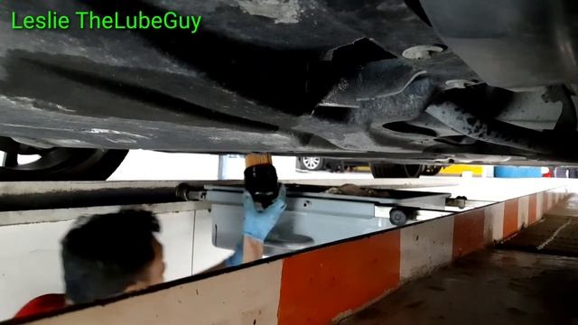 BMW 750 Li  Engine Oil Change With Oil Filter, Oil Reset
