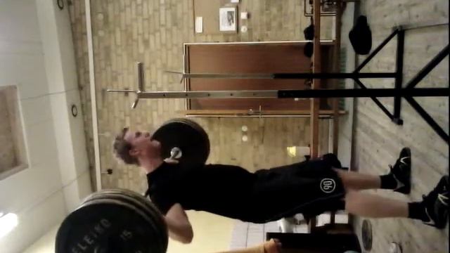 CL squat 110 kg for 4 reps @ EKEBY GYM смотреть онлайн