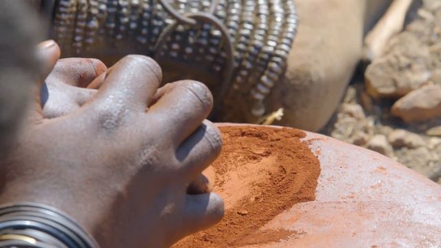 +18 HASSAS İÇERİK | Namibya'nın Kırmızı İnsanları Himbalar! смотреть онлайн