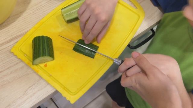 Что я продаю на Wildberries? / Муж купил себе подарок на ДР / Повесили скворечник / Готовим ужин смотреть онлайн