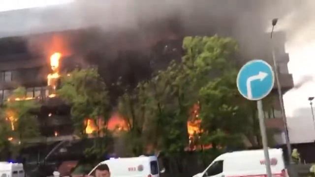 СТРАШНЫЙ ПОЖАР В БИЗНЕС-ЦЕНТРЕ «ГРАНД СЕТУНЬ ПЛАЗА» НА ЗАПАДЕ МОСКВЫ смотреть онлайн