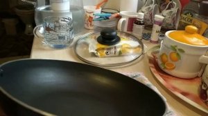 Чистим сковороду с антипригарным покрытием изнутри/ проверка совета/ спасаем старую посуду