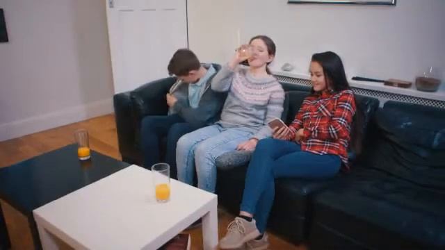 Go getter1// 3.2 There's A Phone on the Sofa! Part 1// Educational Movie смотреть онлайн