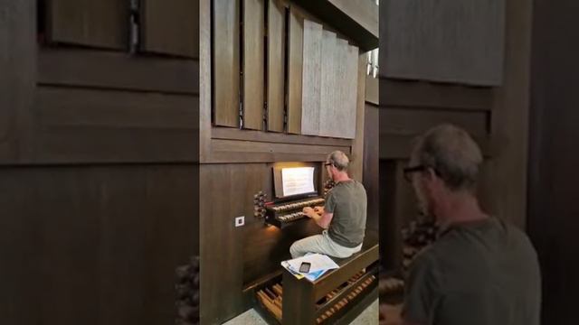 Game of Thrones theme song organ performance by Gabriel смотреть онлайн