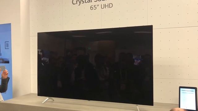 LG OLED uses actual screen as speaker Crystal Sound смотреть онлайн