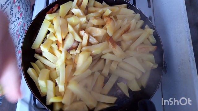 Жареная картошка 🥔 со шкварками#еда#обедизкартошки###рецептызкартошки####вкусно### смотреть онлайн