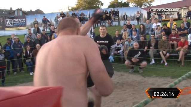 Черная майка против Белоруса, Жесткий бой !! СТРЕЛКА смотреть онлайн