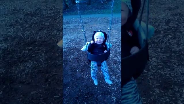 First time on a big swing! смотреть онлайн