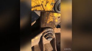 Замена пальцы и втулки на ковш экскаватор погрузчик new Holland