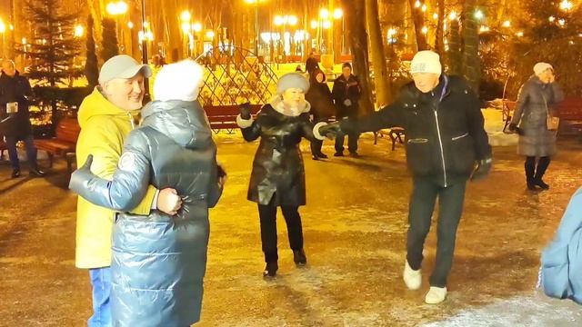 Мне хорошо с тобой Танцы в парке Горького Харьков Январь 2022 смотреть онлайн
