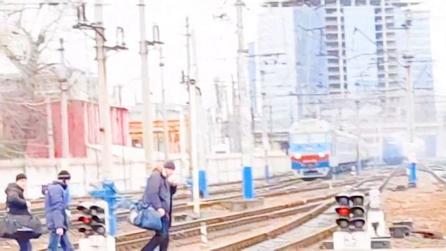 Станция Киев-Пасс.Свет и тьма (утра). КИЕВ. ВОКЗАЛ. ПОЕЗДА . ДВИЖ. КРАСОТА. ГИМН КИЕВА. КИЄВЕ МІЙ смотреть онлайн