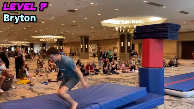 Clear the Wall Challenge vs TikTok stars! смотреть онлайн