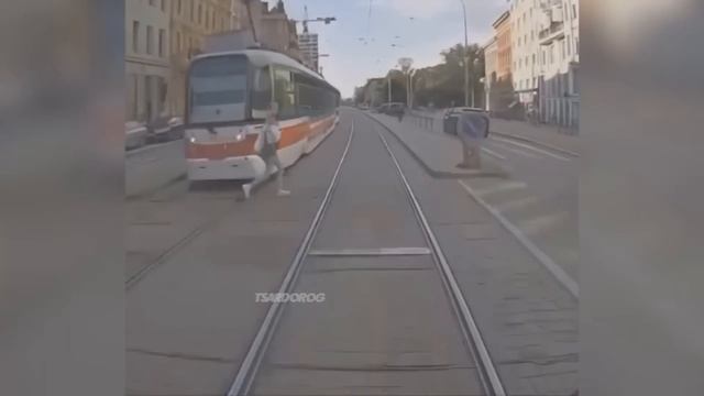 Дураки и дороги 2023 Царь дорог Их трудно понять, Авто моменты #4 смотреть онлайн
