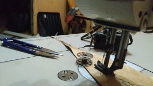 Работа машинки с тройным продвижением с шагаюшей лапкой.