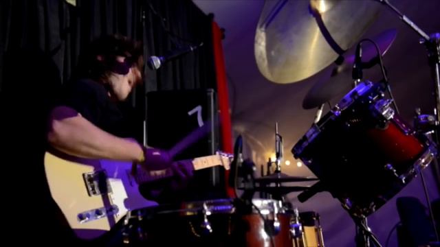 Black Sabbath - WAR PIGS - Guitar, Drums, Vocals Simultaneously!! смотреть онлайн