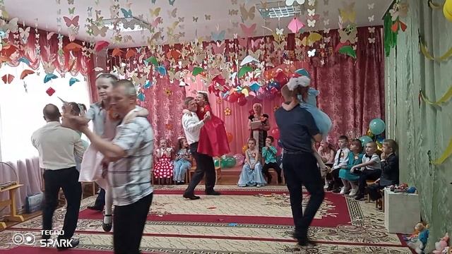 танец отца и дочери выпускной смотреть онлайн