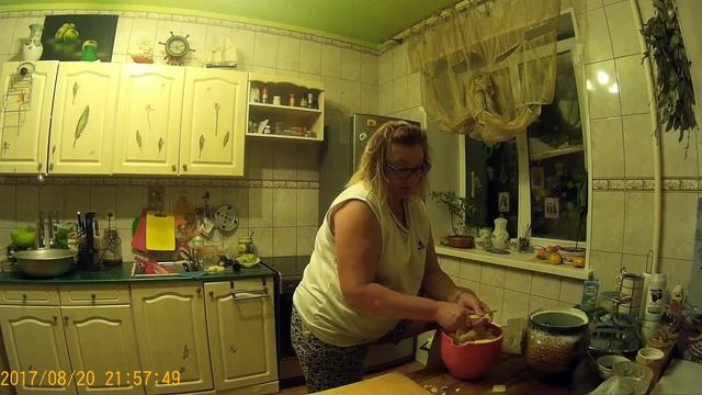 Жду сына испекла курник и шарлотку смотреть онлайн