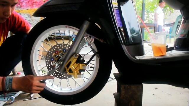 [Vlog]AllNew Scoopy ESP New 2017 [REVIEW]Ring 14 215/250 Mizzle MR-01 Stylis mate brown смотреть онлайн