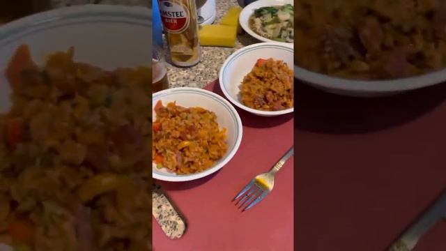 Суп с креветками , и рис ...