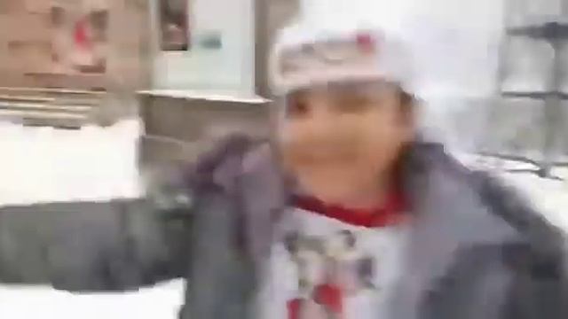 флешмоб-танец под гимн "Уен Фест" в исполнении работников РДК Лаишево смотреть онлайн