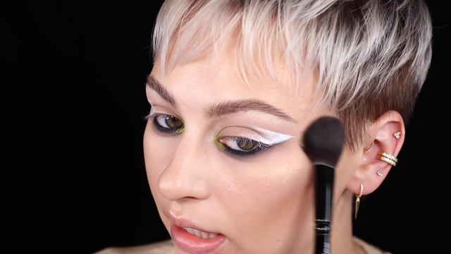 Alright Halsey...let's see what you got with this About Face Beauty situation смотреть онлайн