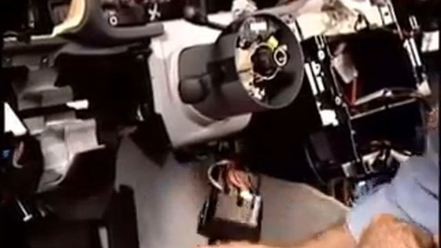 Снятие боковых дефлекторов и подрулевого переключателя w203 смотреть онлайн