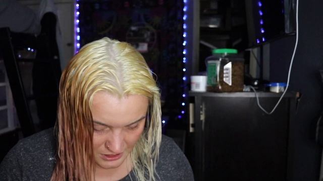 Going back to blonde......a fail смотреть онлайн