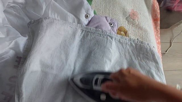 КАК ПОГЛАДИТЬ ПУХОВИК БЕЗ ОТПАРИВАТЕЛЯ??? Мятый пуховик, что делать? смотреть онлайн