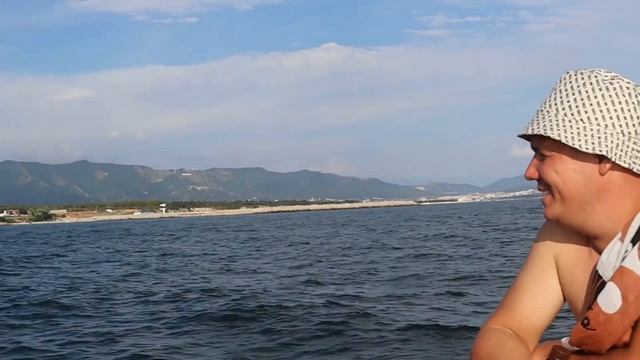 Первый раз в открытое море на катере!!! Первые впечатления от открытого моря. смотреть онлайн