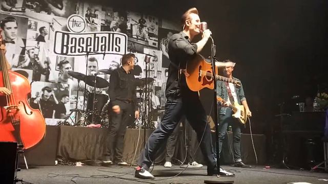 The Baseballs - Aurora Concert Hall, Saint Petersburg - Blue Suede Shoes 21.09.2018 смотреть онлайн