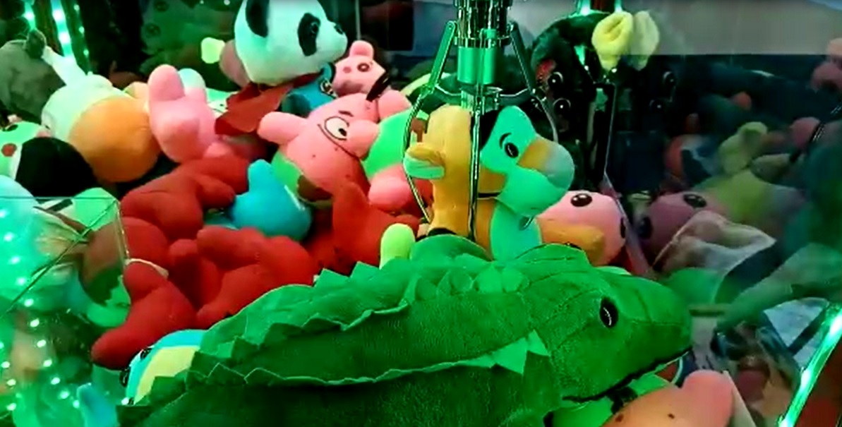 Хватайка / Аппарат с Игрушками / #62 / Охотимся на Микки Мауса (Mickey Mouse) и Тигру из Винни-Пуха.