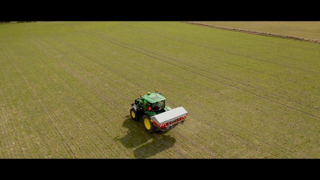 Spreading Fertilizer on winter crops 2019 - Kverneland Exacta TL Geospread смотреть онлайн