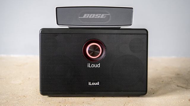 Bose Soundlink Mini vs. IK Multimedia iLoud смотреть онлайн