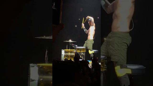 Twenty One Pilots - Josh's solo Morph /Bandito tour/ Ukraine, Kyiv 30/01/19 смотреть онлайн