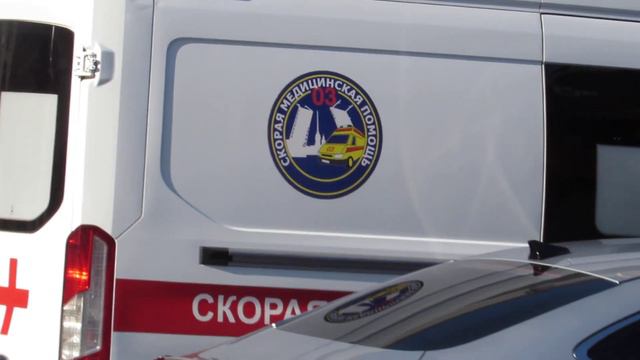 СКОРАЯ ПОМОЩЬ ЕДЕТ ПО НЕВСКОМУ ПРОСПЕКТУ смотреть онлайн