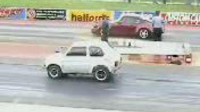 Fiat 126 vs Porsche 911 s смотреть онлайн