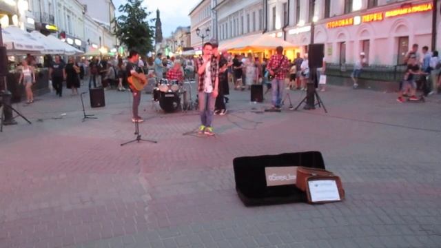 Уличные музыканты на Баумана смотреть онлайн