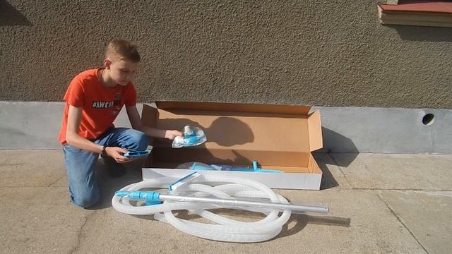Распаковка — Набор для чистки бассейна Intex Deluxe смотреть онлайн