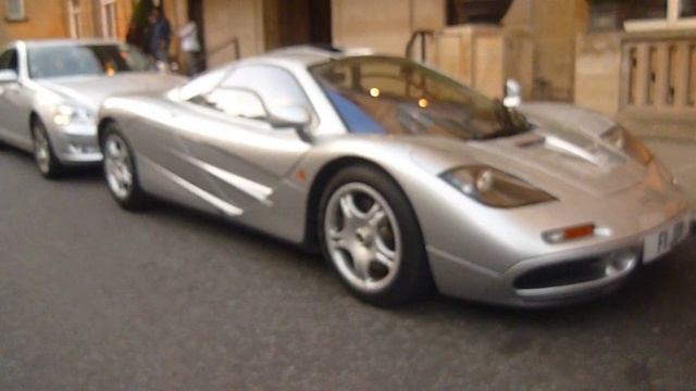 Mclaren F1 and CHROME Mclaren SLR Brabus смотреть онлайн