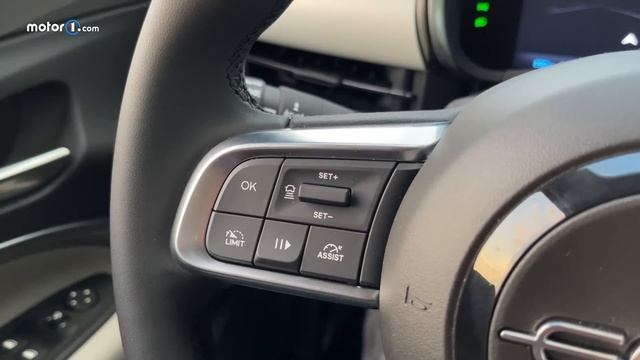 Gli INTERNI della FIAT 600 | Spazio, infotainment, bagagliaio e materiali смотреть онлайн