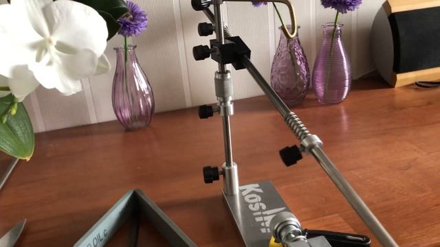 Как выставить угол заточки ножа на точилке KosiM с поворотным моментом.