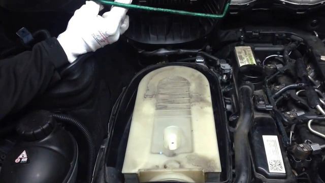 ( MERCEDES BENZ GLK )( How To Air Filter Replacement ) Airfilter Chance. Luftfilter Wechseln