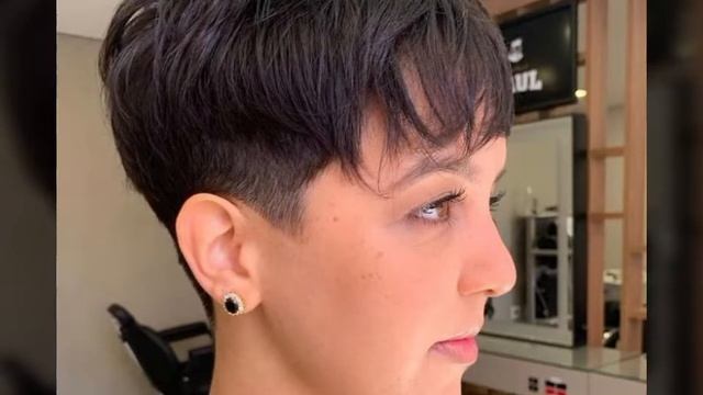 33 Short Shaggy , Spiky, Edgy Pixie Cut And Hairstyles 2022-2023 || Women Beauty Crack смотреть онлайн