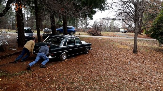 Mercedes w109 3.5. Forest Find Departure